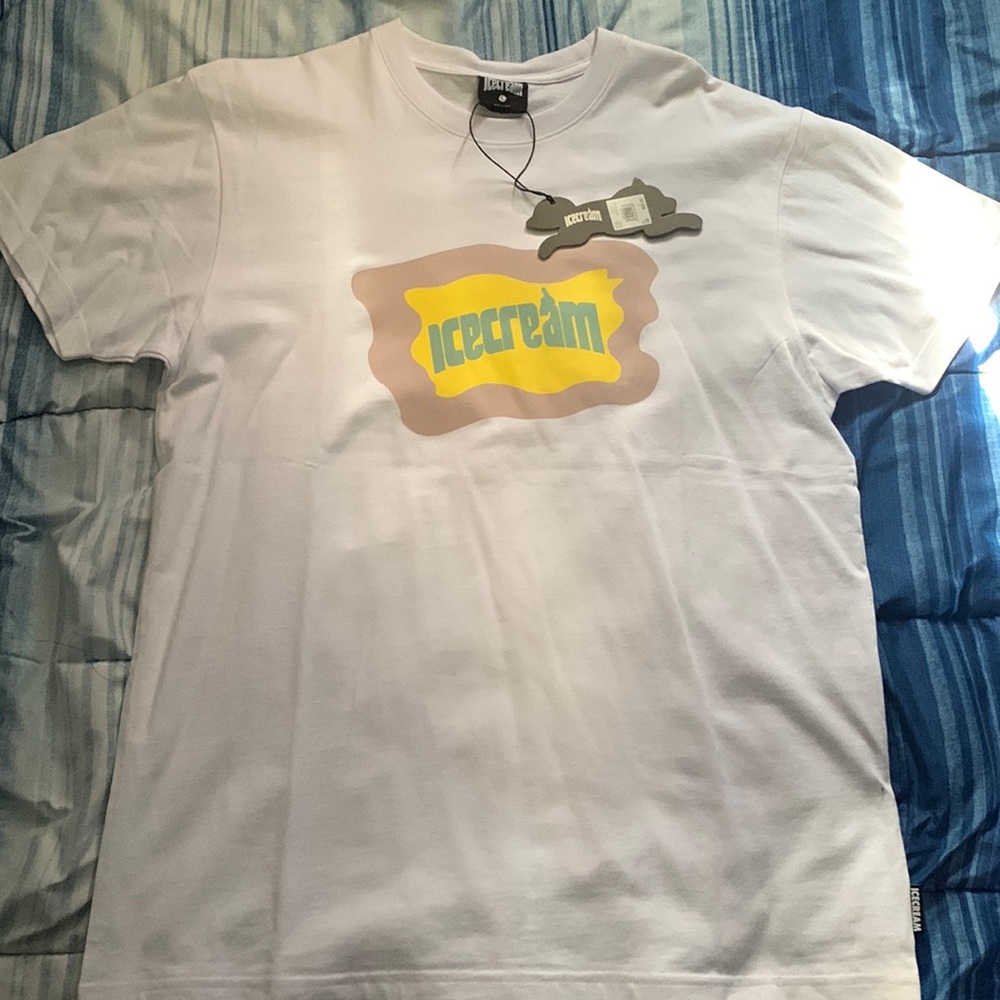icecream t shirt size L never worn